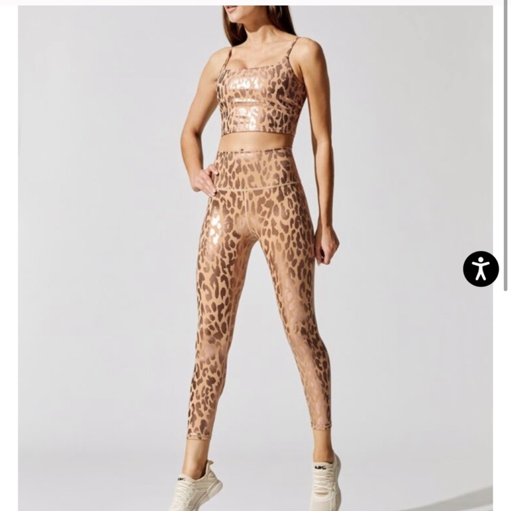 Carbon 38 Leopard Top